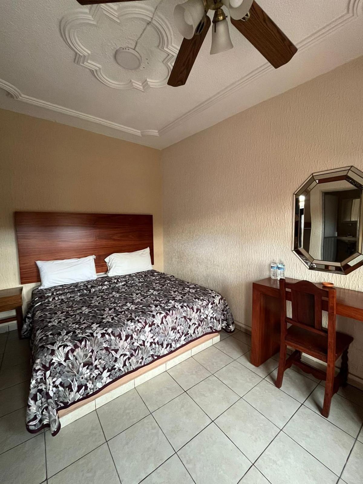 Hotel Las Fuentes Lagos de Moreno Bagian luar foto